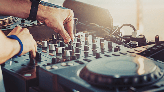 organisation mariage EVG organisation mariage avec prestataires coordination mariage EVG
DJ professionnel à Dunkerque